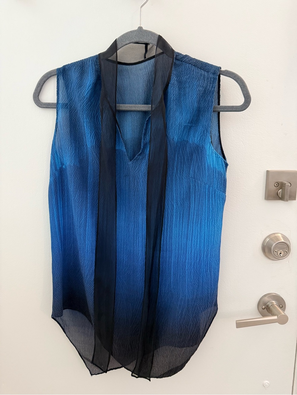 Elie Tahari Silk Blue Ombre Sleeveless V-Neck Top with Sheer Black Scarf